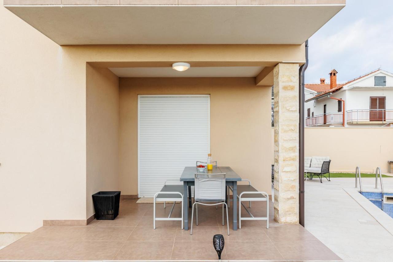 Villa Queen Jelena Galizana Exterior photo